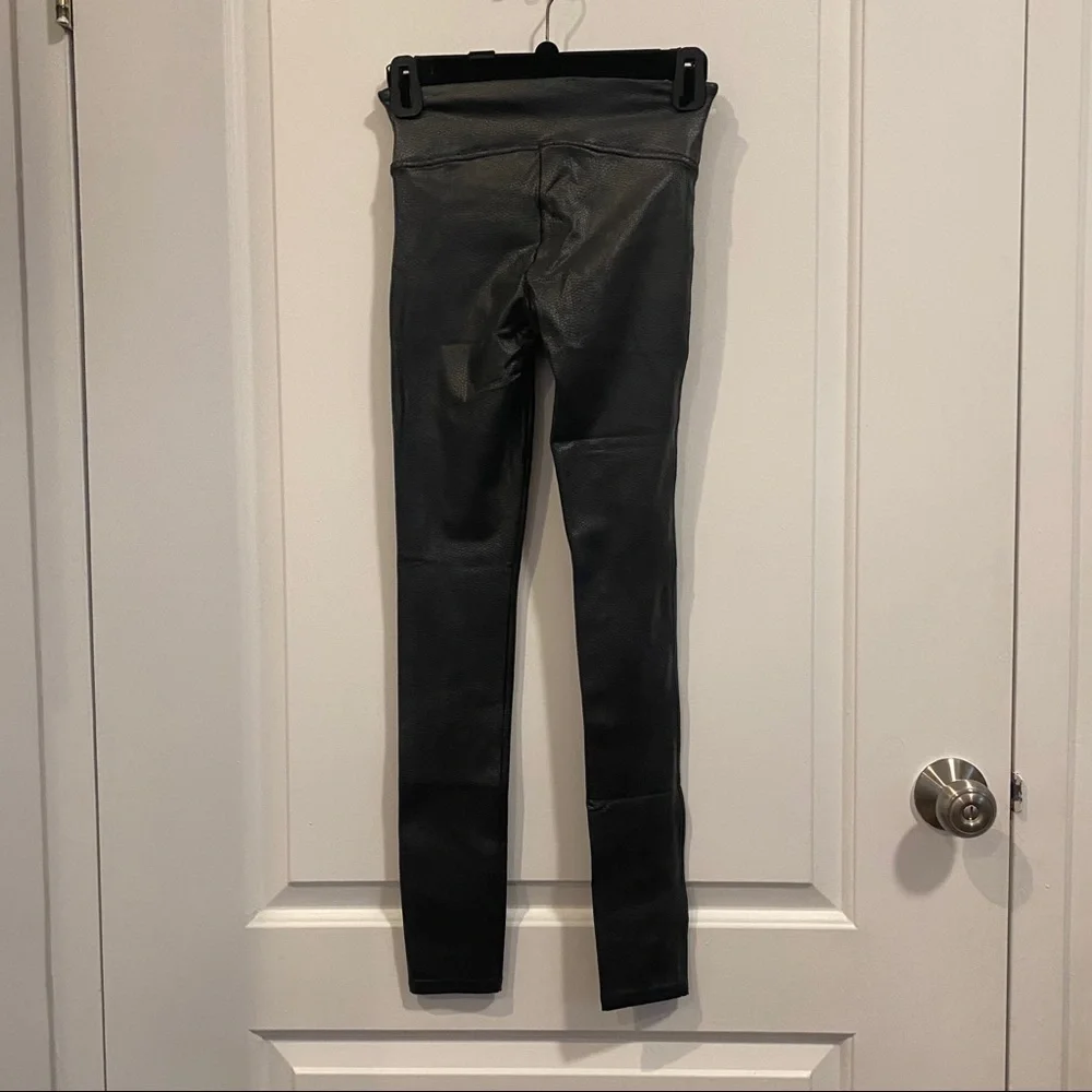 Spanx Faux Leather Croc Leggings - Picture 8 of 8